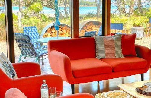 Garden Island Creek Maison | Sunset Beach Villa - Beach front home situated on the Huon River - Sleeps 8