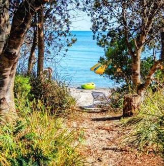 Garden Island Creek Maison | Sunset Beach Villa - Beach front home situated on the Huon River - Sleeps 8