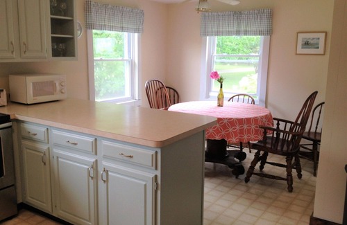 Charlestown Maison | SUNSET BREEZE- BEACH HOME. Escapade propre, fraîche et familiale