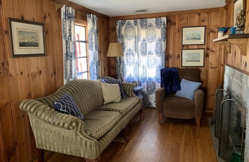 Charlestown Maison | SUNSET BREEZE- BEACH HOME. Escapade propre, fraîche et familiale