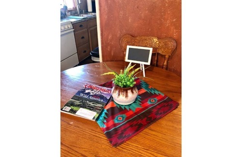 Johnson County Maison | Sunset C B&B