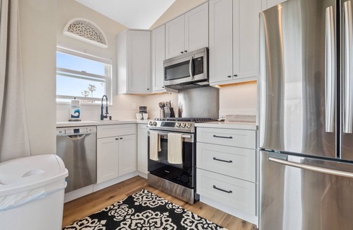 Sunset Cliffs Appartement | Sunset Cliffs Dream House - Patio, W/D, Steps to the Ocean!