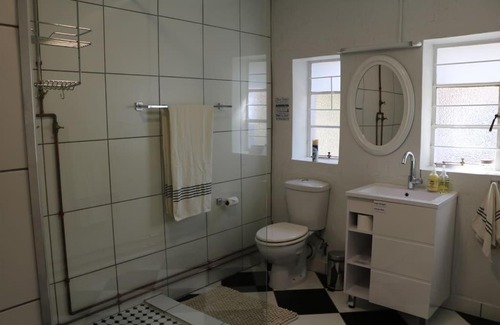 Barrydale Appartement | Sunset Cottage - Cheerful 1 Bedroom Cottage