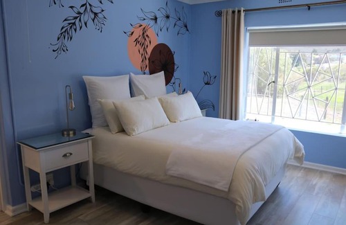 Barrydale Appartement | Sunset Cottage - Cheerful 1 Bedroom Cottage