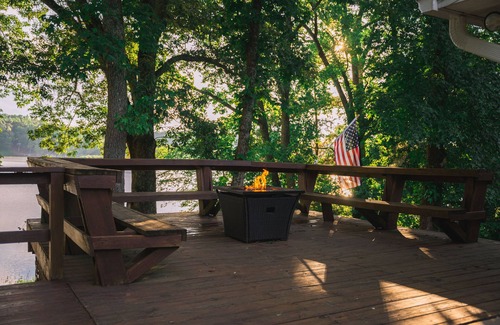 Camden Maison | Sunset Cove - Beautiful waterfront - Relax & Unwind on the KY Lake - TN River