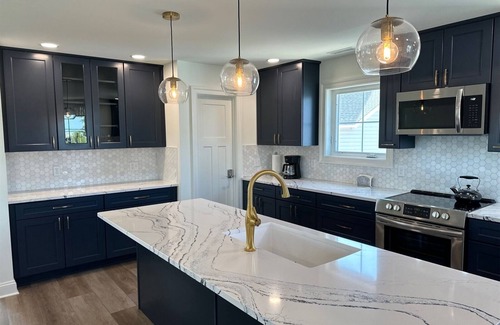 Broadkill Beach Maison | SUNSET DREAMS - 4 BD & 2.5 BA - Sleeps 8 - Short walk to Beach!
