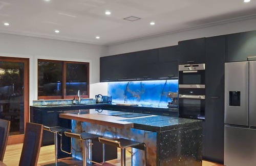 Atawhai Maison | Sunset Haven in Nelson