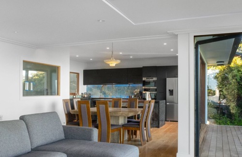 Atawhai Maison | Sunset Haven in Nelson