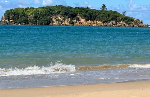 Cerro Gordo Hôtel | Sunset Haven: Spacious 2BR Beachside Stay