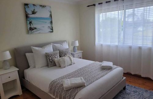 Windang Maison | Sunset Lake View