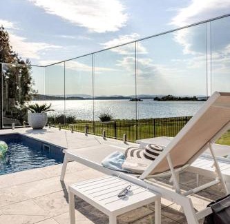 Swansea Maison | Sunset Lakefront