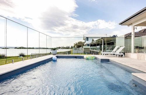 Swansea Maison | Sunset Lakefront