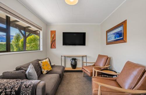 Kelvin Heights Maison | Sunset Lakehouse