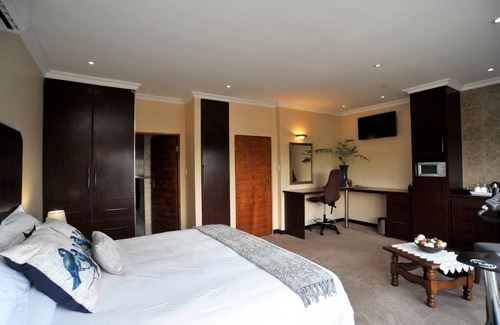 Potchefstroom Maison | Sunset Manor Guest House