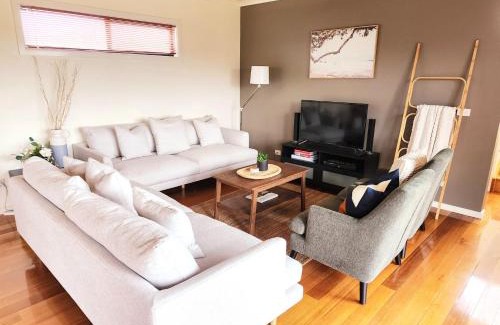 Sunset Strip Maison | Sunset Meadows