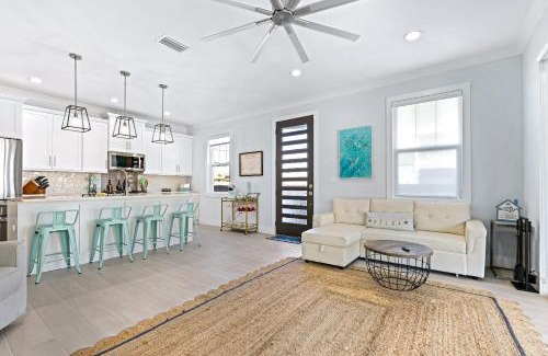 New Smyrna Beach Appartement | Sunset Oasis - Luxury Pool Home - 350 Feet to the Beach