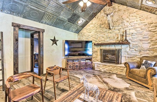 Sunset Maison | Sunset Ranch with Pool and Hot Tub on 29 Acres!