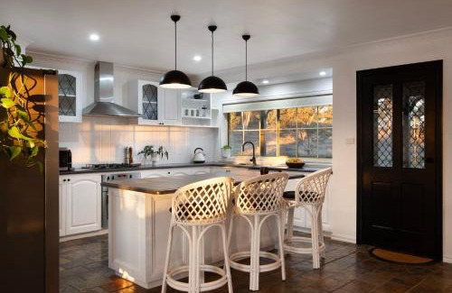 Franklinford Maison | Sunset Retreat - 4 bedroom home with sunset views
