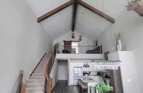 Butte Des Morts Maison | Sunset Retreat EAA home