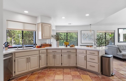 Fallbrook Maison | Sunset Ridge: Heated Pool Spa Zen Path Views EV Golf Family Friendly