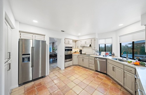 Fallbrook Maison | Sunset Ridge: Heated Pool Spa Zen Path Views EV Golf Family Friendly