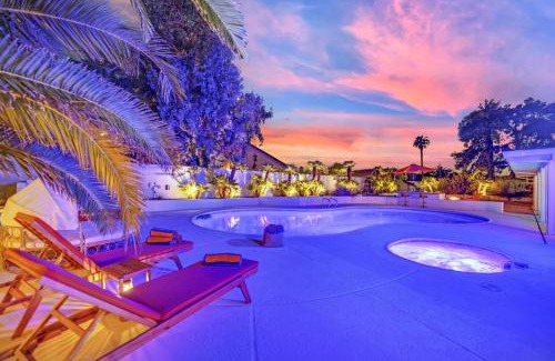 Royal Crest Rancheros Maison | Sunset Royale - The Ultimate Vegas Getaway