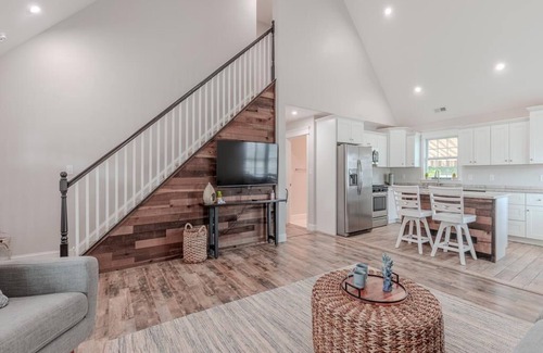 Villas Maison | Sunset Sands - Bayside Home in Villas.﻿ This cozy, modern bayside home in Villas, NJ is perfect for families and friends. Just 2½ blocks from the peaceful Delaware Bay beach.