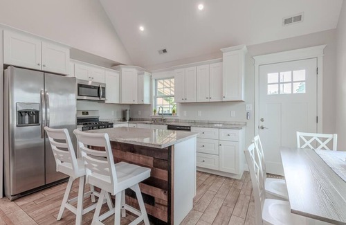 Villas Maison | Sunset Sands - Bayside Home in Villas.﻿ This cozy, modern bayside home in Villas, NJ is perfect for families and friends. Just 2½ blocks from the peaceful Delaware Bay beach.