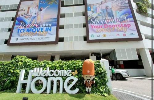 Central District Appartement | Sunset Seaside Retreat@13pax - Direct Beach Access