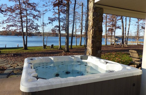 Bumpass Maison | Sunset Shores at Lake Anna: cuisine gastronomique, rivage de 300 pieds, bain à remous