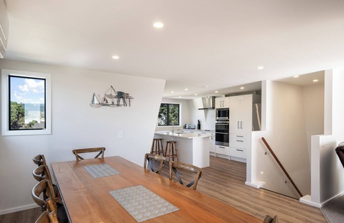Paraparaumu Beach Maison | Sunset Shores - Paraparaumu Beach Retreat