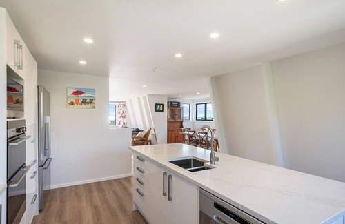 Paraparaumu Beach Maison | Sunset Shores - Paraparaumu Beach Retreat