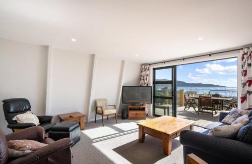 Paraparaumu Beach Maison | Sunset Shores - Paraparaumu Beach Retreat
