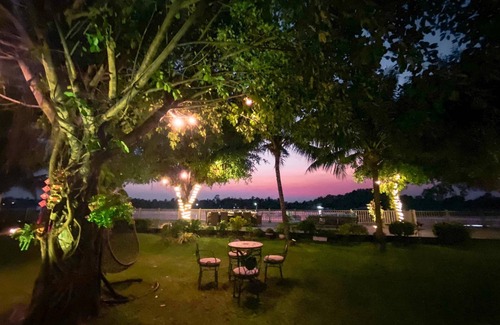 Thuan An Maison | Sunset Side Villa (Saigon River View)