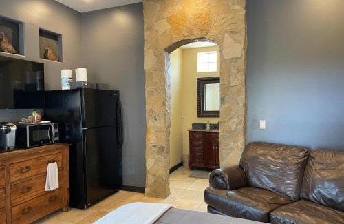 Pinnacle Peak Maison | Sunset Suite - Cave Creek Guest Suites