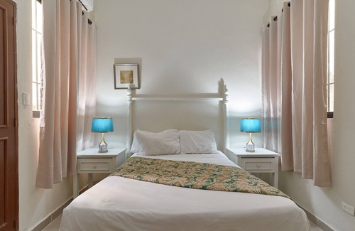Zona Colonial Hôtel | Sunset Terrace Suite: Stylish 1BD/1BA Oasis with Views of the Zona Colonial