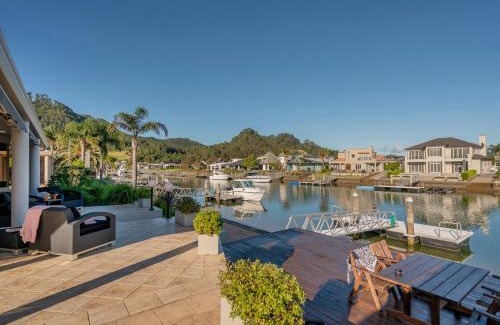 Pauanui Maison | Sunset View - Pauanui Waterfront Home