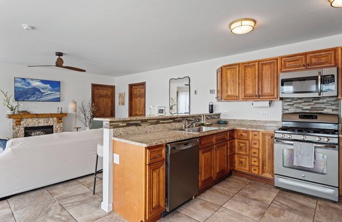 Valois Maison | Sunset View Waterfront Home in the heart of Seneca Lake Wine Trail with Hot Tub