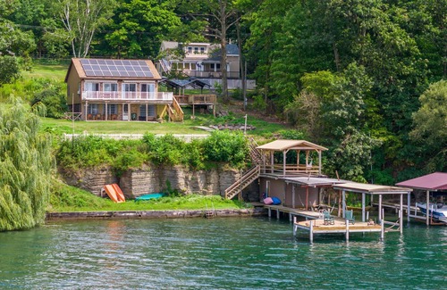 Valois Maison | Sunset View Waterfront Home in the heart of Seneca Lake Wine Trail with Hot Tub
