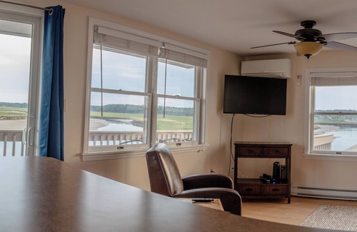 Wells Beach Maison | Sunset Views over Rachel Carson Preserve. Relax steps from Wells Beach.