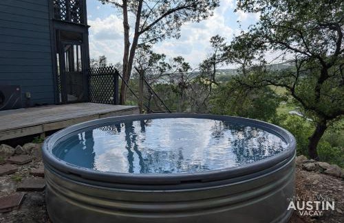 Lower Basin Lake Travis Maison | Sunset Waterfront 4BR 2BA w Pool and River Near Lake Travis by Austin Vacay