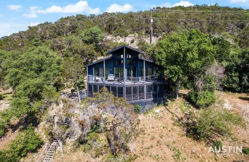Lower Basin Lake Travis Maison | Sunset Waterfront 4BR 2BA w Pool and River Near Lake Travis by Austin Vacay