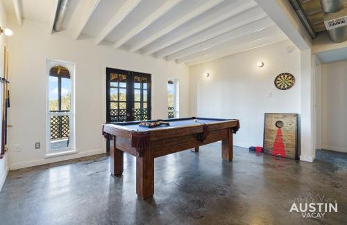 Lower Basin Lake Travis Maison | Sunset Waterfront 4BR 2BA w Pool and River Near Lake Travis by Austin Vacay