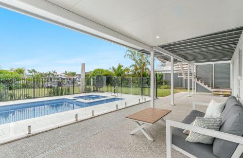 Yamba Maison | Sunset Waters - Waterfront with Pool