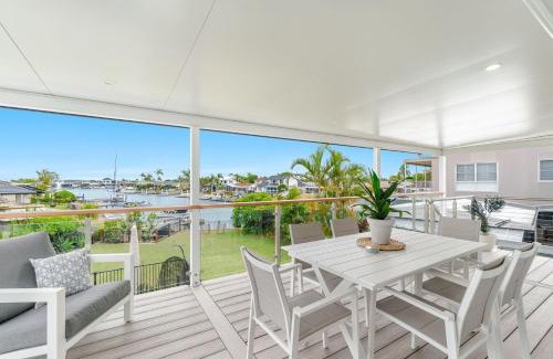 Yamba Maison | Sunset Waters - Waterfront with Pool