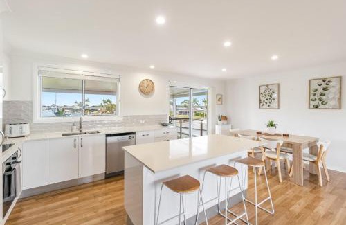 Yamba Maison | Sunset Waters - Waterfront with Pool