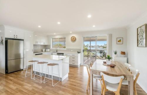 Yamba Maison | Sunset Waters - Waterfront with Pool
