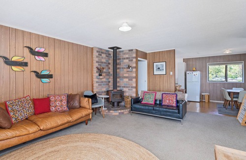 Whangapoua Maison | Sunsets and Surf - Whangapoua Holiday Home