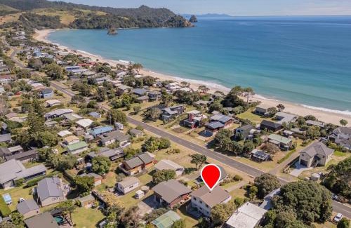 Whangapoua Maison | Sunsets and Surf - Whangapoua Holiday Home