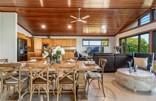 Yamba Maison | Sunsets at 101 | Pet Friendly Waterfront